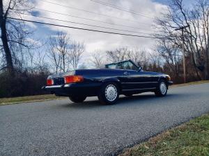 Mercedes-Benz 560 SL 1986 года  (NA)